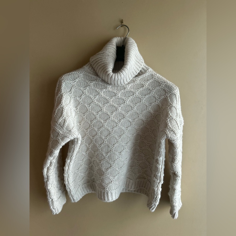 🤘4/$20✌️Pistache sweater - Picture 11 of 15